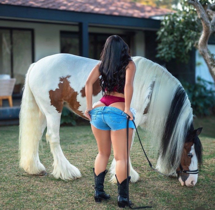 INDEPENDIENTE SÓLITA EN CASA FIESTERA SALIDAS FOTO