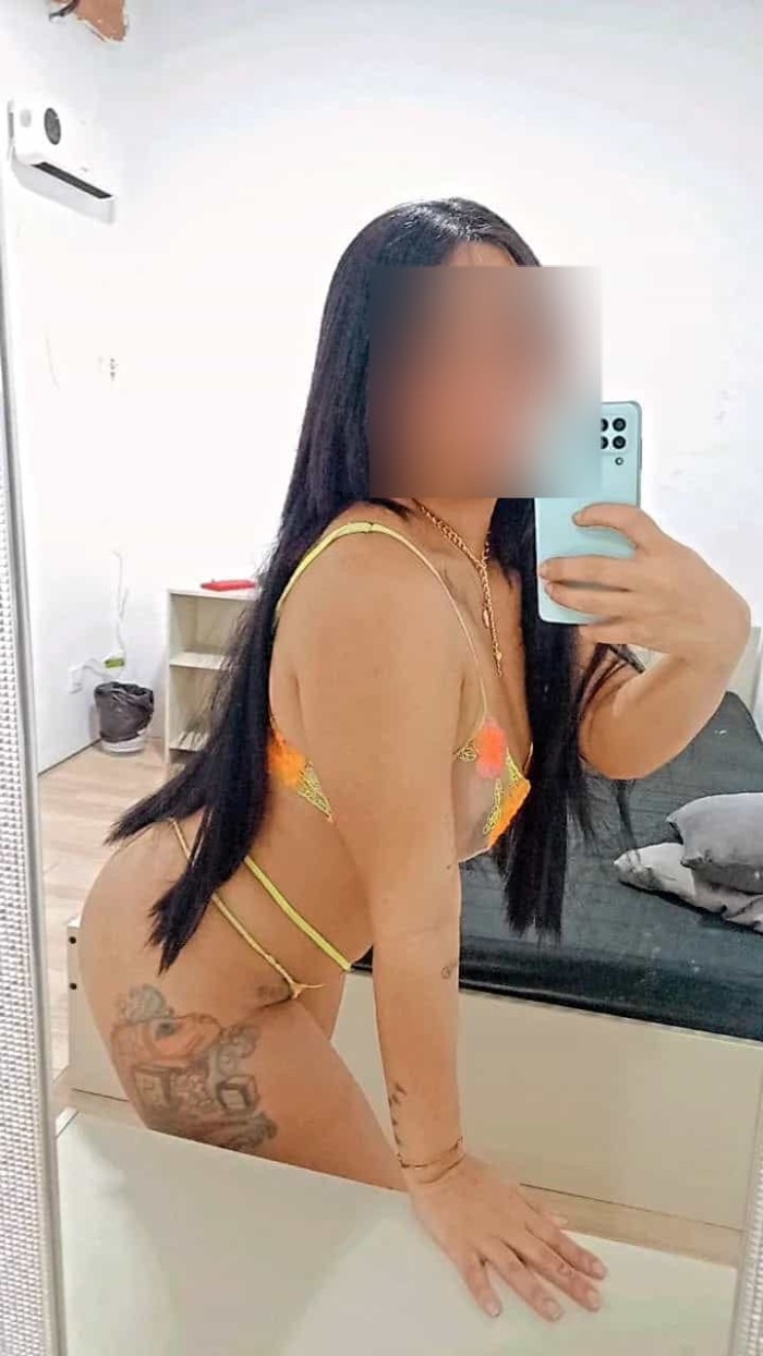 COLOMBIANA CACHONDA EN BUSCA DE CABALLEROS MORBOSO