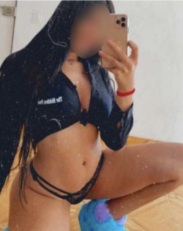 SENSUAL CARIÑOSA Y FIESTERA EN FUENGIROLA