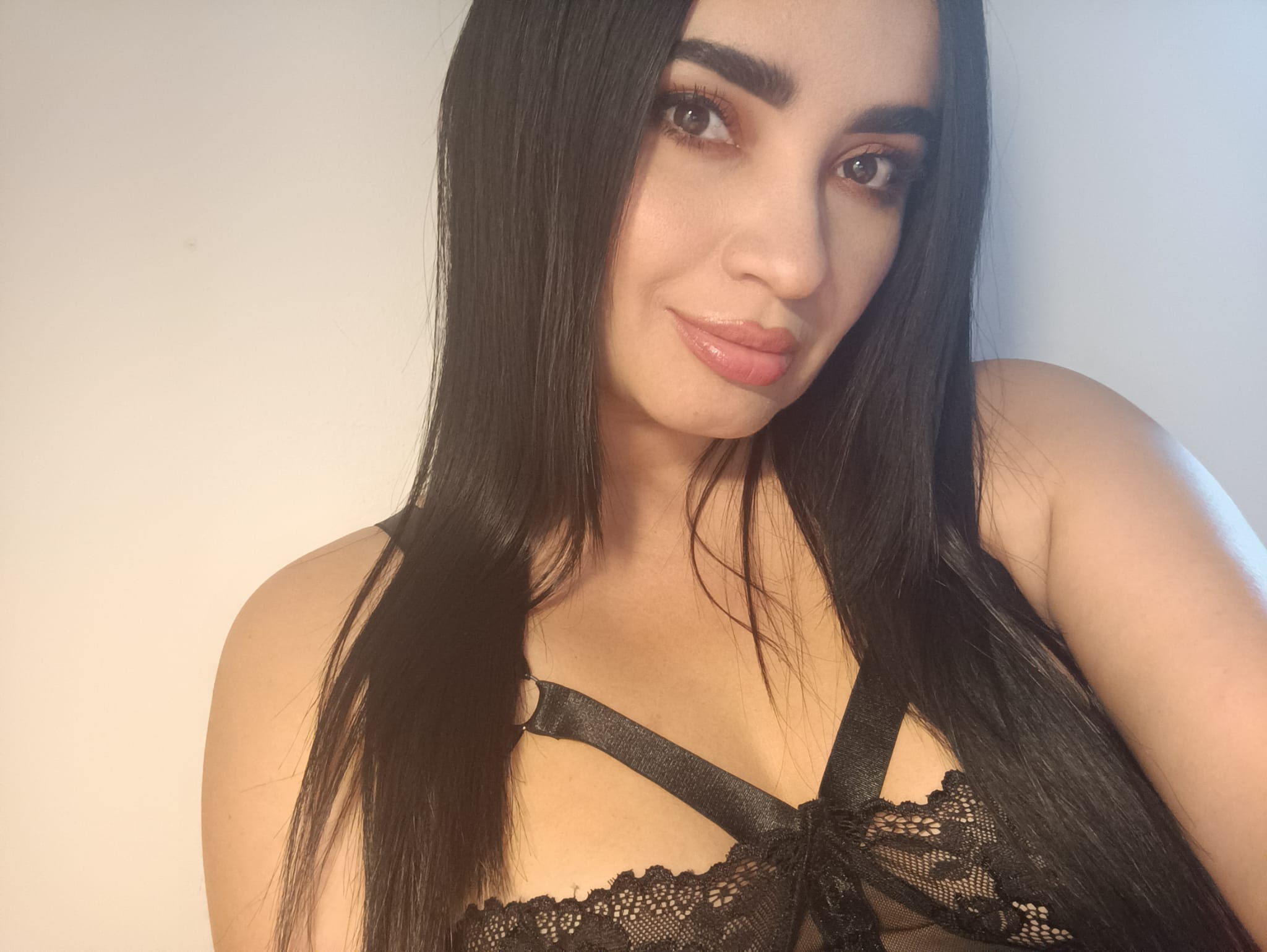 COLOMBIANA IMPLICADA BESOS HUMEDOS