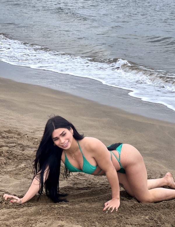 HERMOSA JOVENCITA LATINA RECIÉN LLEGADA A TU CIUDA