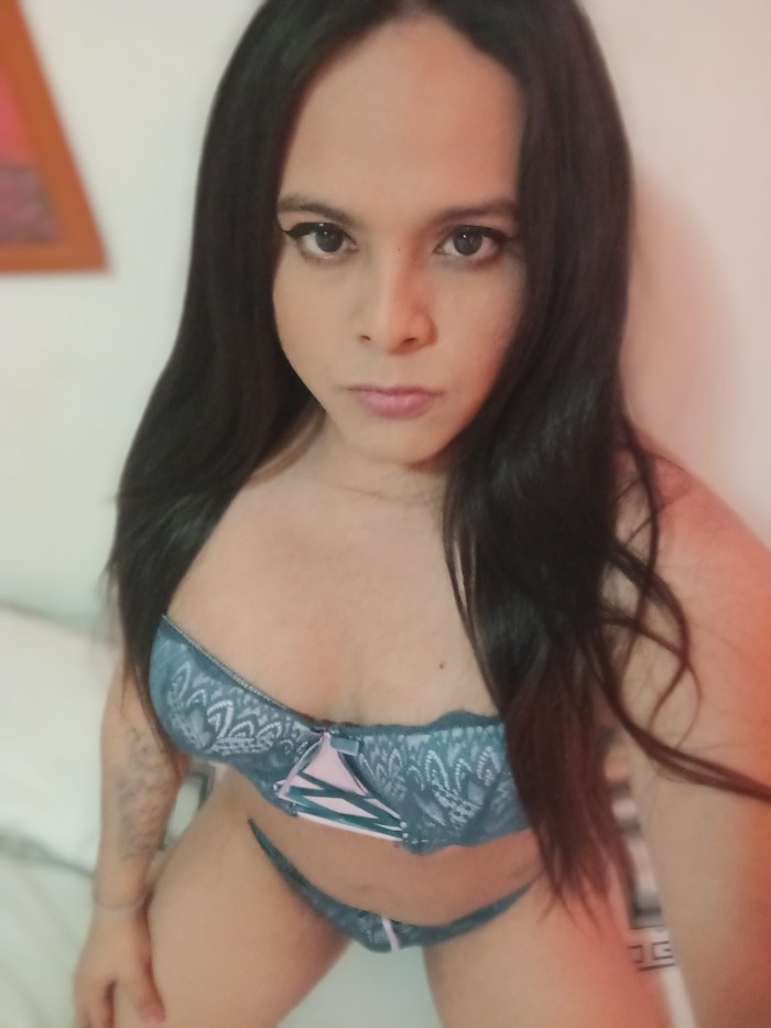 MIA TRANS HORMONADA CACHONDA 24H