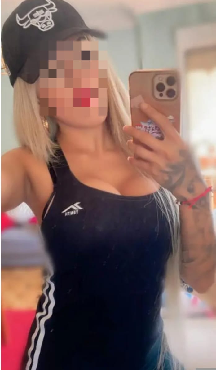 Rubia sedienta de sexo española