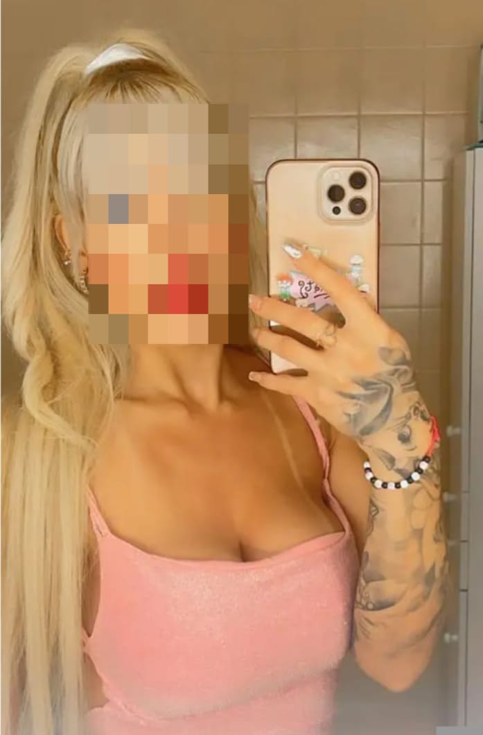 Rubia sedienta de sexo española