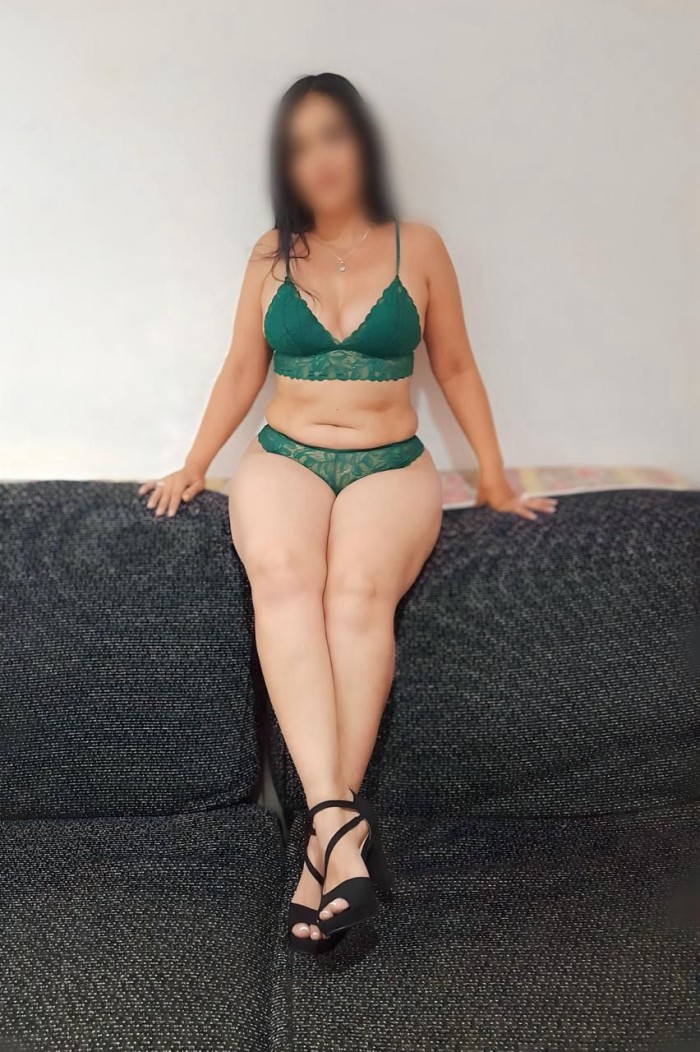 HERMOSA DAMA BUSCA NUEVAS EXPERIENCIAS TE ANIMAS?