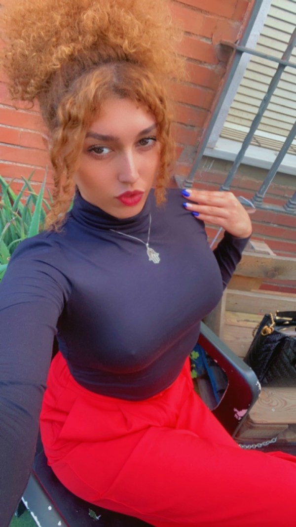 Dulce chica transexual súper discreta Mís fotos son reales 100%