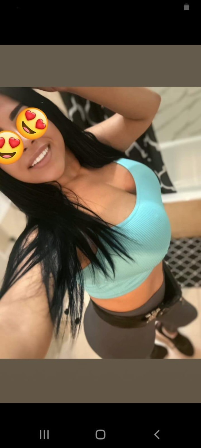 GUAPÍSIMA JOVENCITA LATINA INDEPENDIENTE