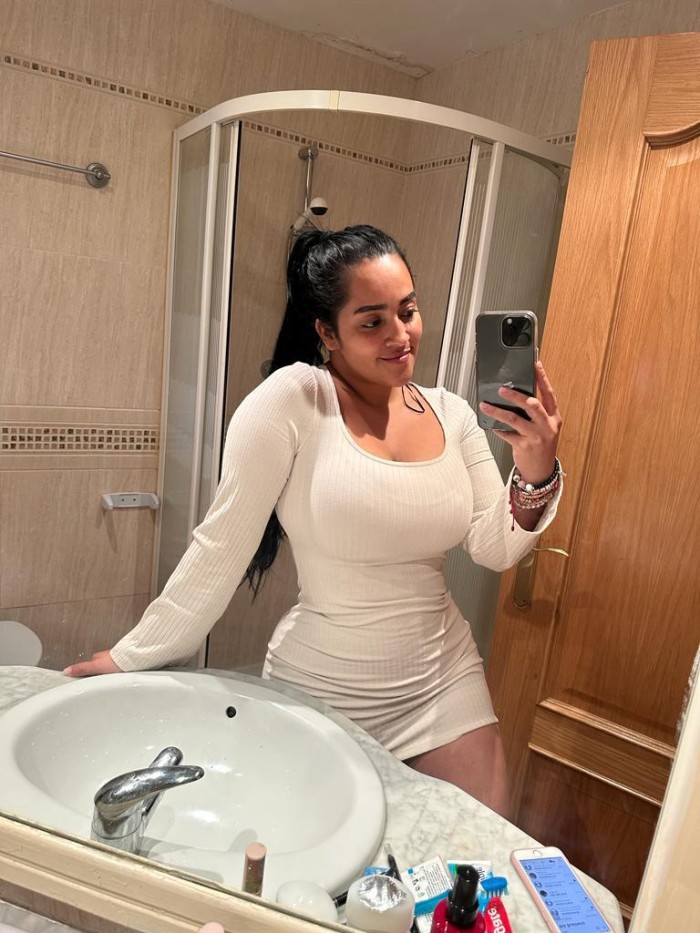 Hermosa joven sin tabúes nueva en tu zona,, salida