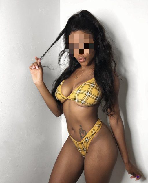 Mulata cubana trato de novio novedad fiestera delgada