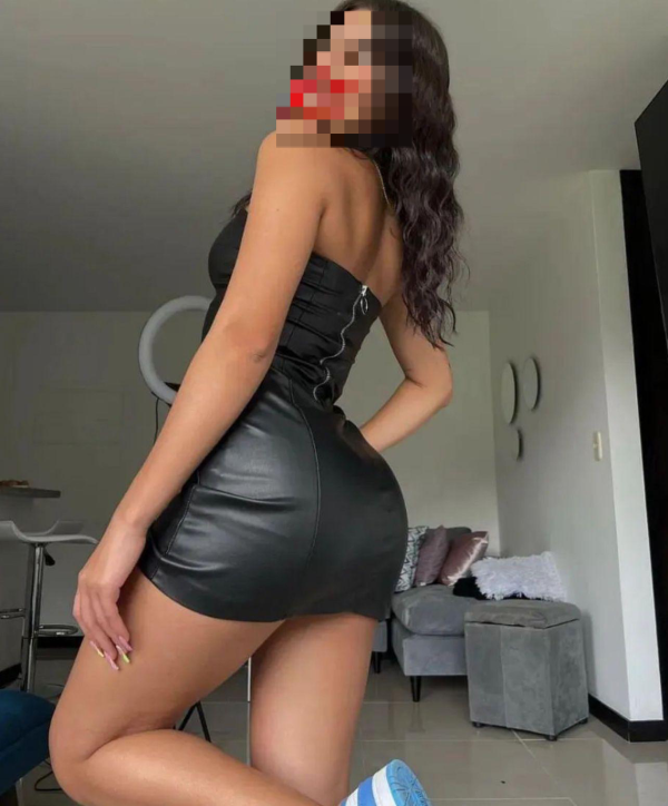 Hermosa joven 22 recién llegada a tu cuidad