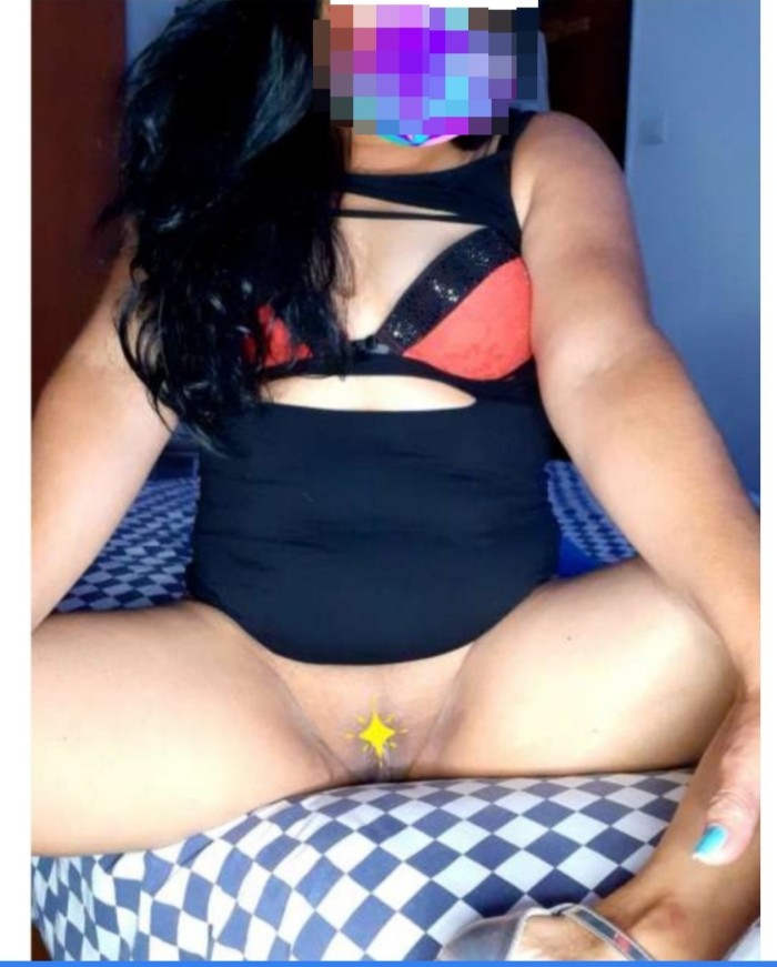 Madurita  con deliciosas mamadas