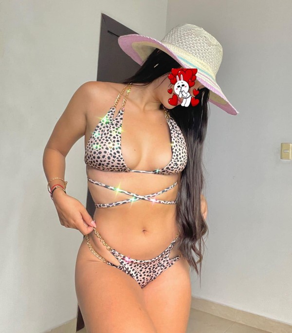 chica colombiana de 21 años Ardiente calien