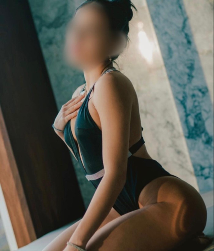 LATINA ARDIENTE, SENSUAL Y CON GANAS DE FIESTA