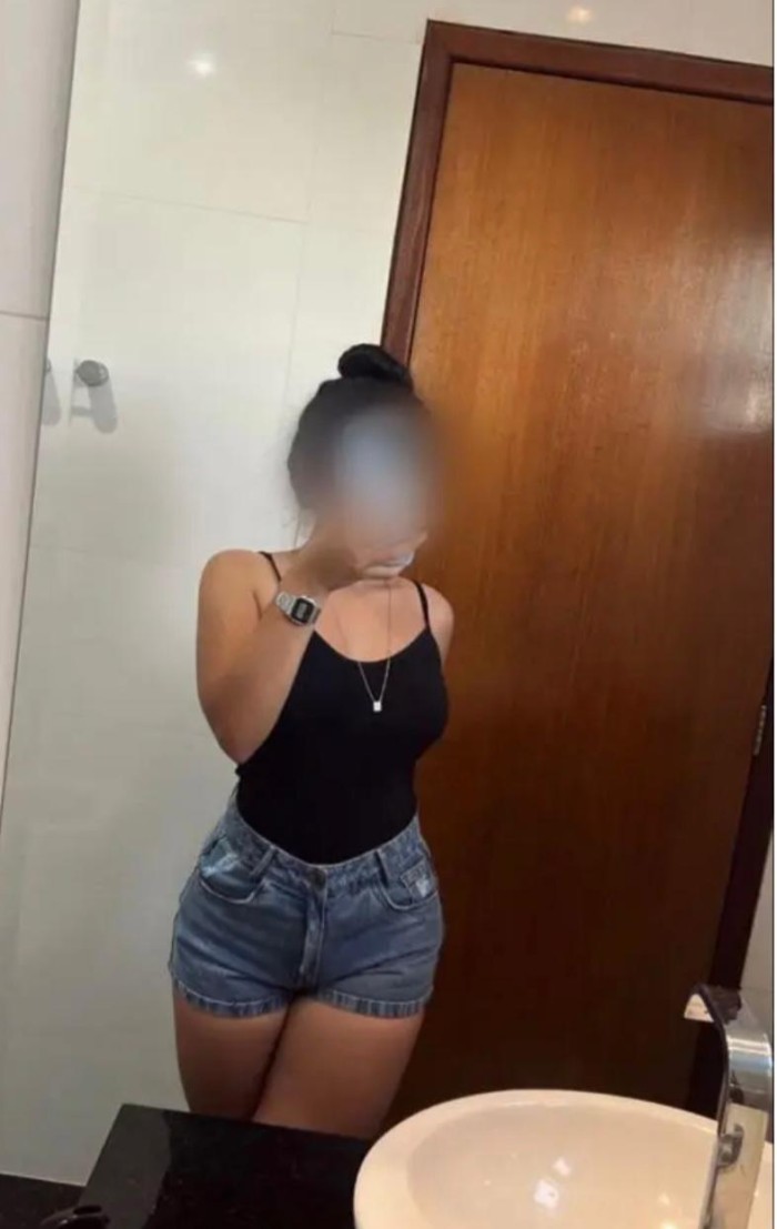 VENEZOLANA JOVENCITA PARLA 24H FIESTERA A TOPE