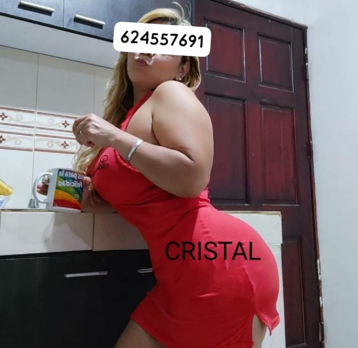 Cristal madurita simpática y juguetona cachonda