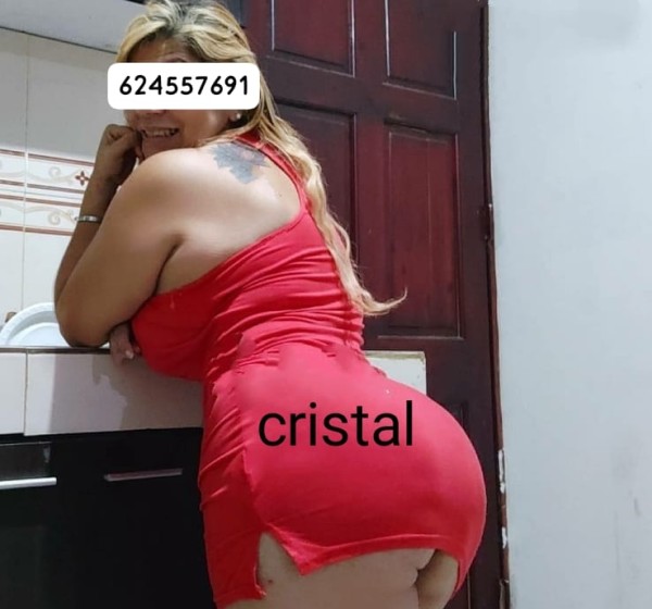 Cristal madurita simpática y juguetona cachonda