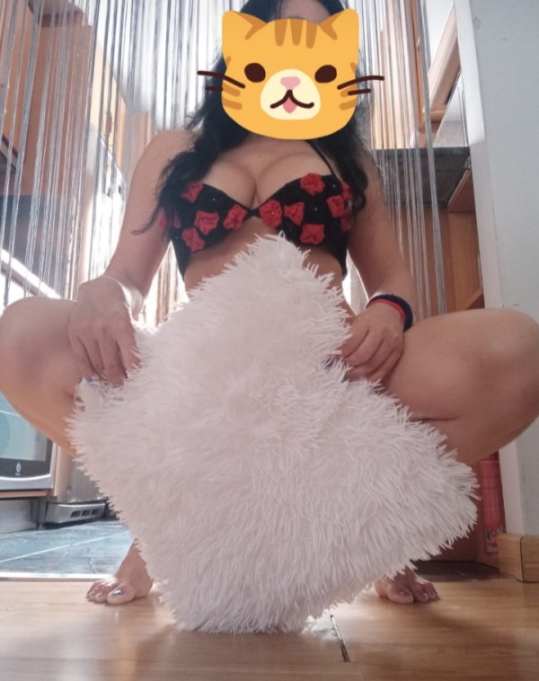 Latina disponible con antelación