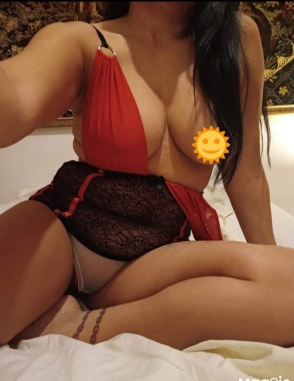 Latina disponible con antelación