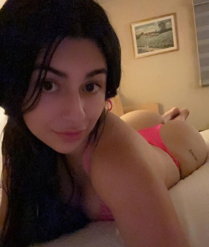 Daniela latina explosiva 28 añitos