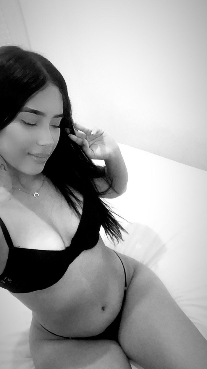 LINDA Y TRAVIESA JOVEN COLOMBIANA 611279862