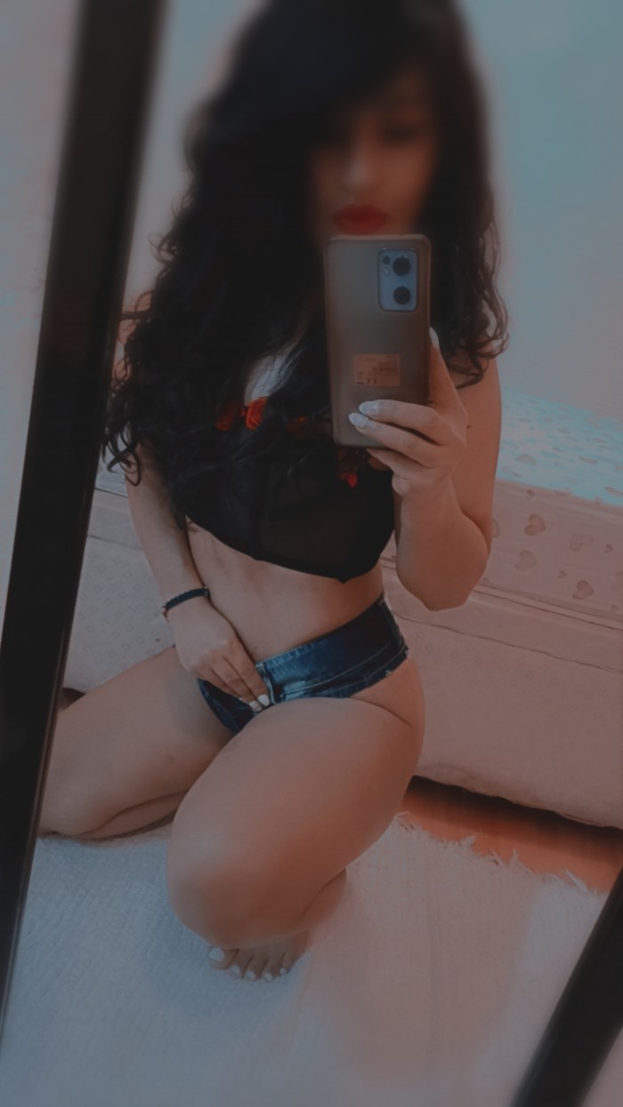 TODA UNA DIOSA, CUERPO EXOTICO, Y MUY JUGUETONA