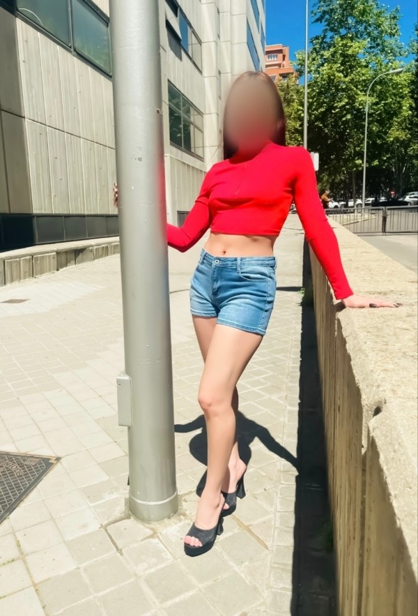 MIA, MASAJISTA PROFESIONAL Y EROTICA, 22 AÑOS, ZONA CUZCO MADRID