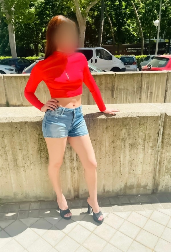 MIA, MASAJISTA PROFESIONAL Y EROTICA, 22 AÑOS, ZONA CUZCO MADRID