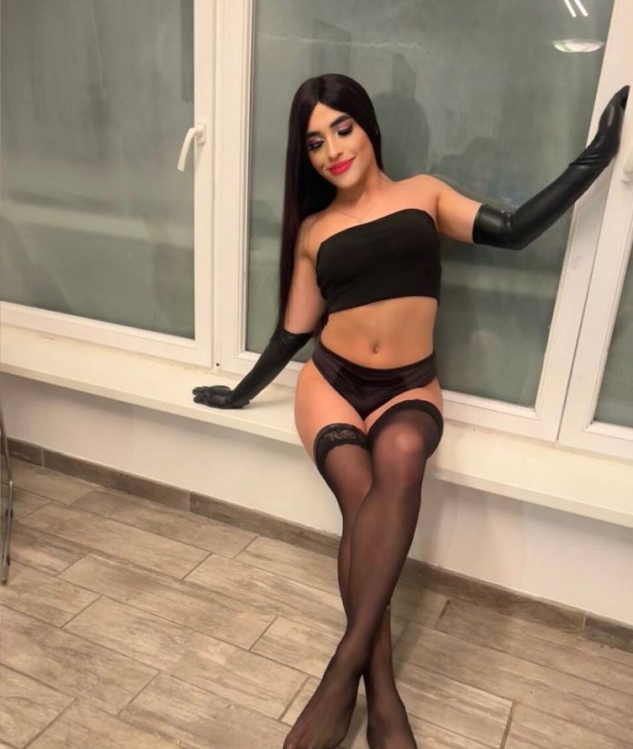 Travesti por pocos dias, disponible 24h