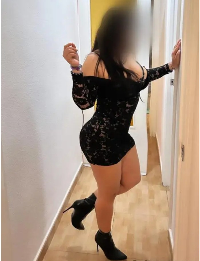 Latina sexy nueva por tu ciudad