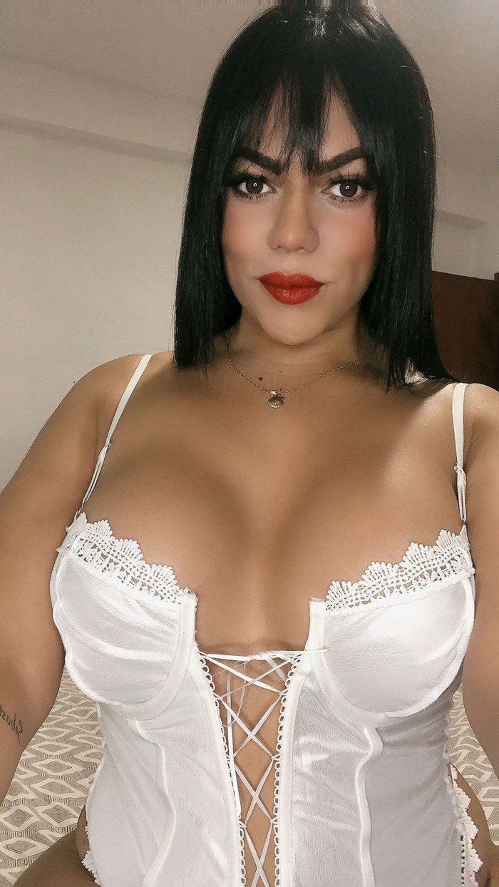 Trans femenina muy caliente e implicada