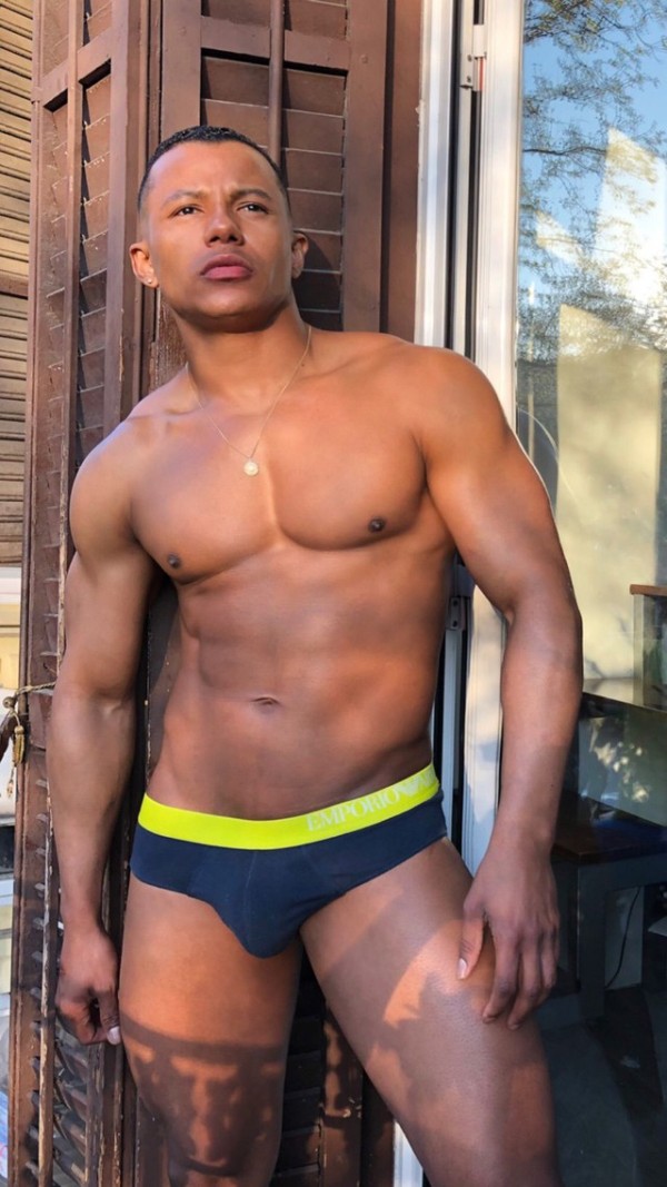 Latino hot mulato