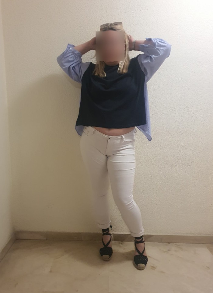 Madurita hotwife Rubia cachonda con ganas de polla