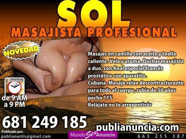 masajista profesional en camillas con aceit