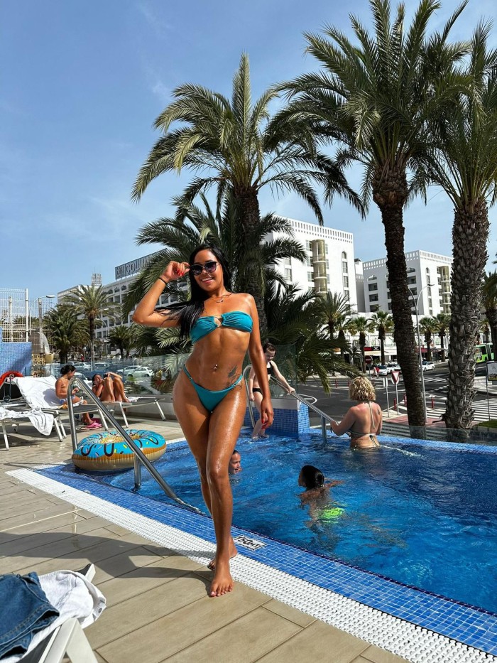 Morena y Flaca Escort de Lujo en Ibiza