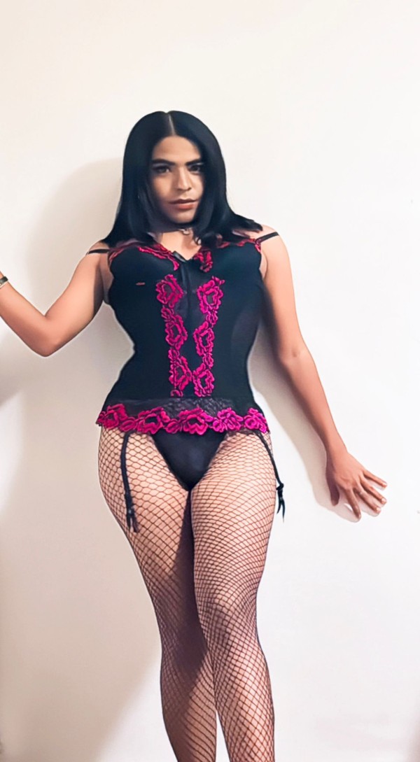 Chica Trans Cubana Mulata Exótica