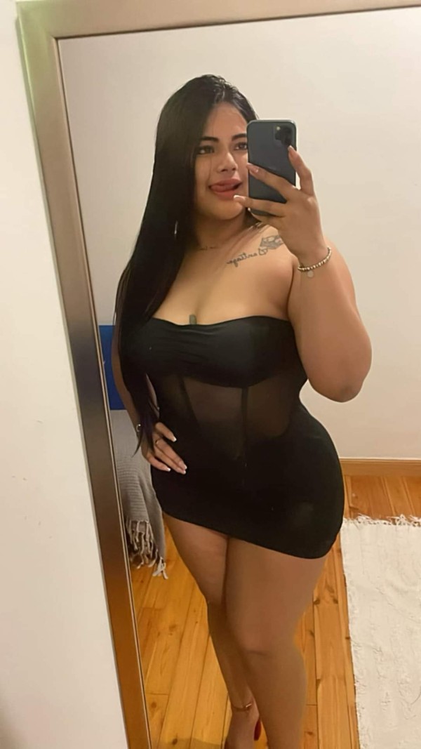 JOVENCITA tatuada FIESTERA CALIENTE COLOMBIANA