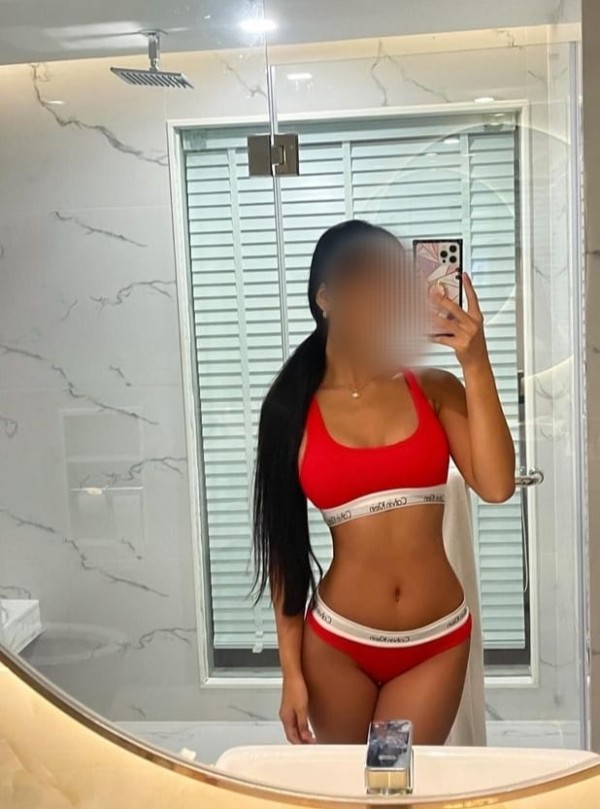 Jovencita italiana caliente Los Cristianos