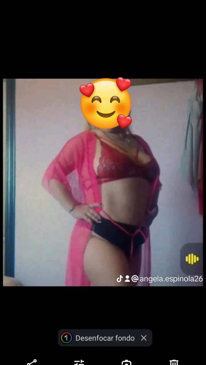 Sensual y cariñosa madurita latina