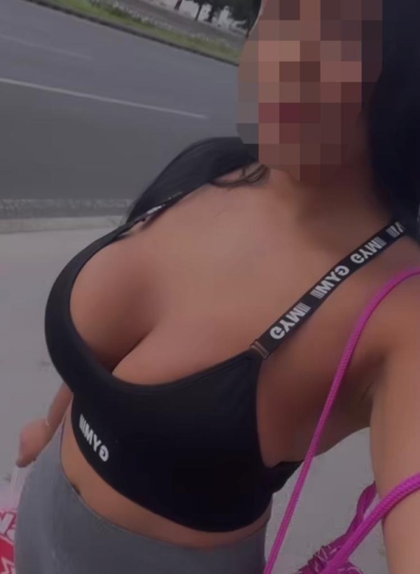 HERMOSA SCORTS DELGADA en VILALBA