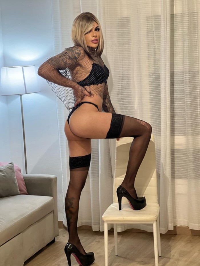 Camila Joven Trans Morbosa, Versátil  Fiestera