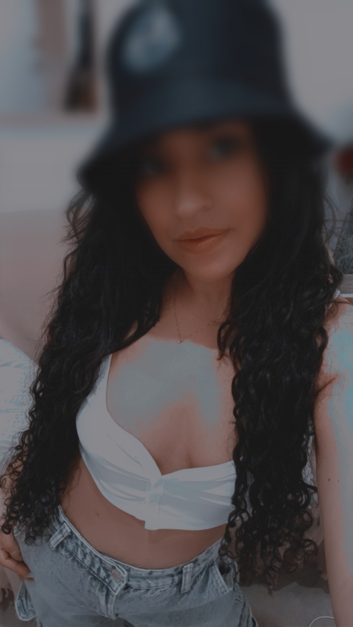 DIOSA, BELLEZA EXOTICA, LABIOS ROJOS Y SENSUALES