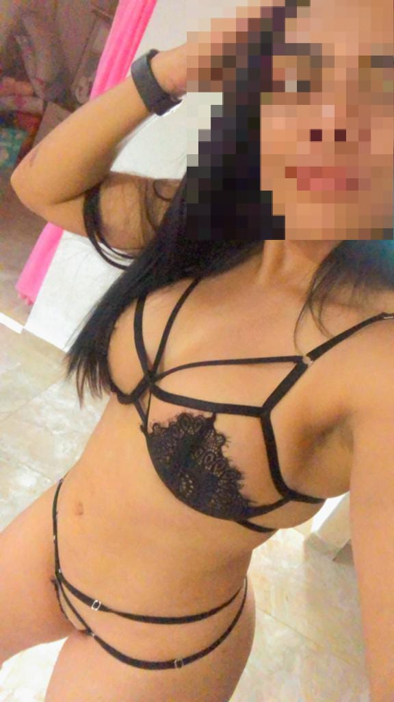 COLOMBIANA CALIENTE TETAS Y CULO FIRME