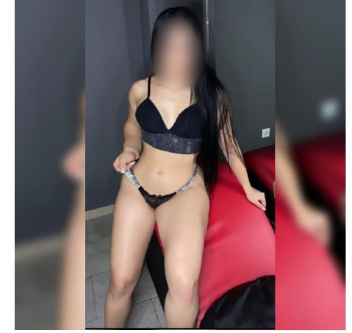 SENSUAL LATINA CACHONDA Y MUY TRAVIESA