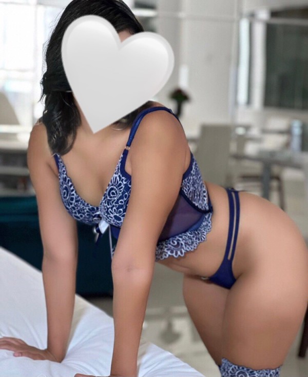 Cariñosa y sexy jovencita complaciente