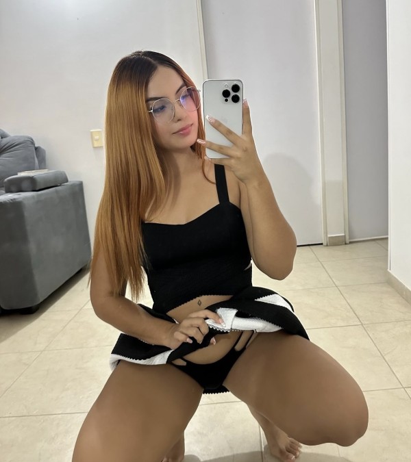 CLAUDIA COLOMBIANA FOGOSA  UNA RUBIA CON UN CU