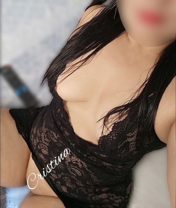 Exuberante latina voluptuosa super sensual.