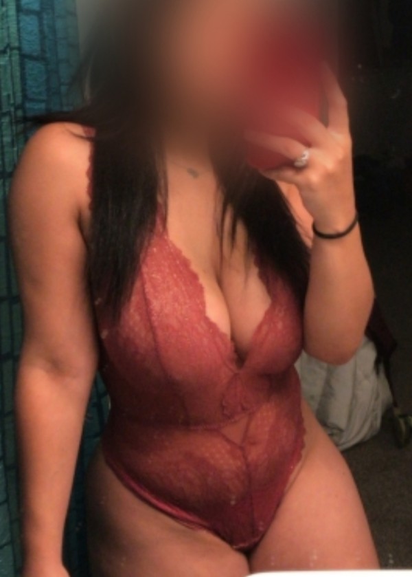 HERMOSA LATINA COMPLACIENTE,SEXO Y MASAJES.