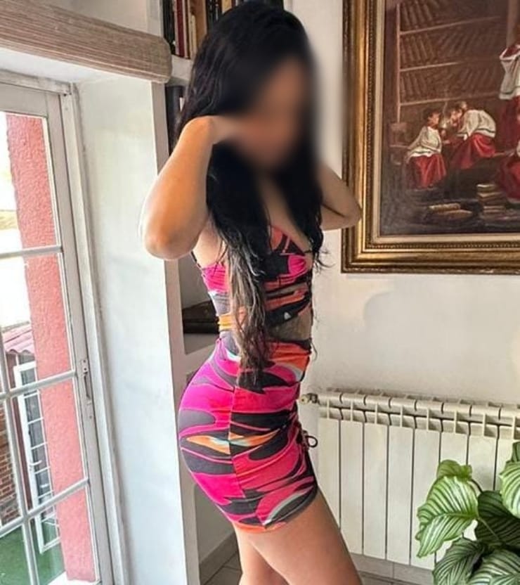 UNA MORENA , RICA Y SABROSOTA NAHOMY 24 HORAS