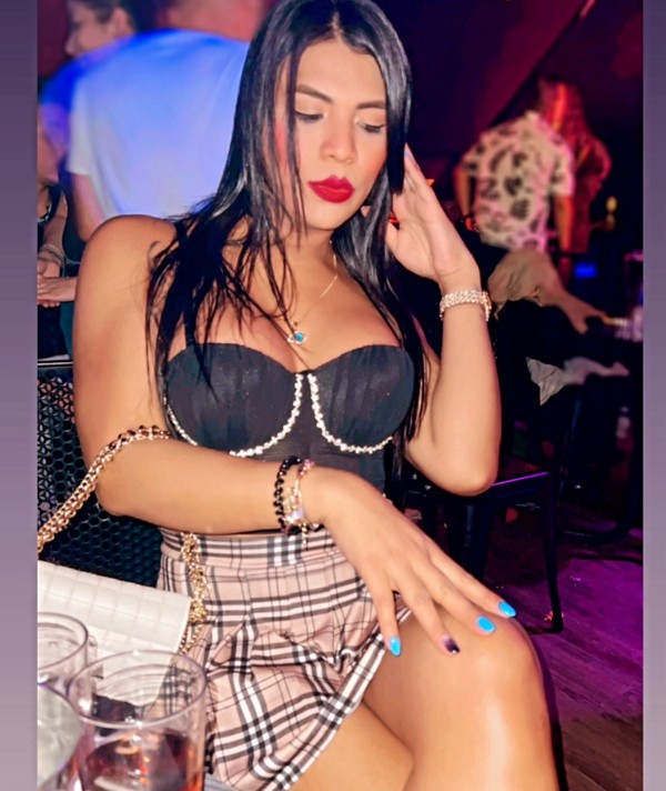 Fiestera ,Valentina Bomba sexy latina onlyfans salidas