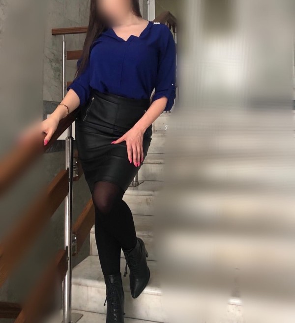 Ejecutiva española 45 años, No profesional, milf real